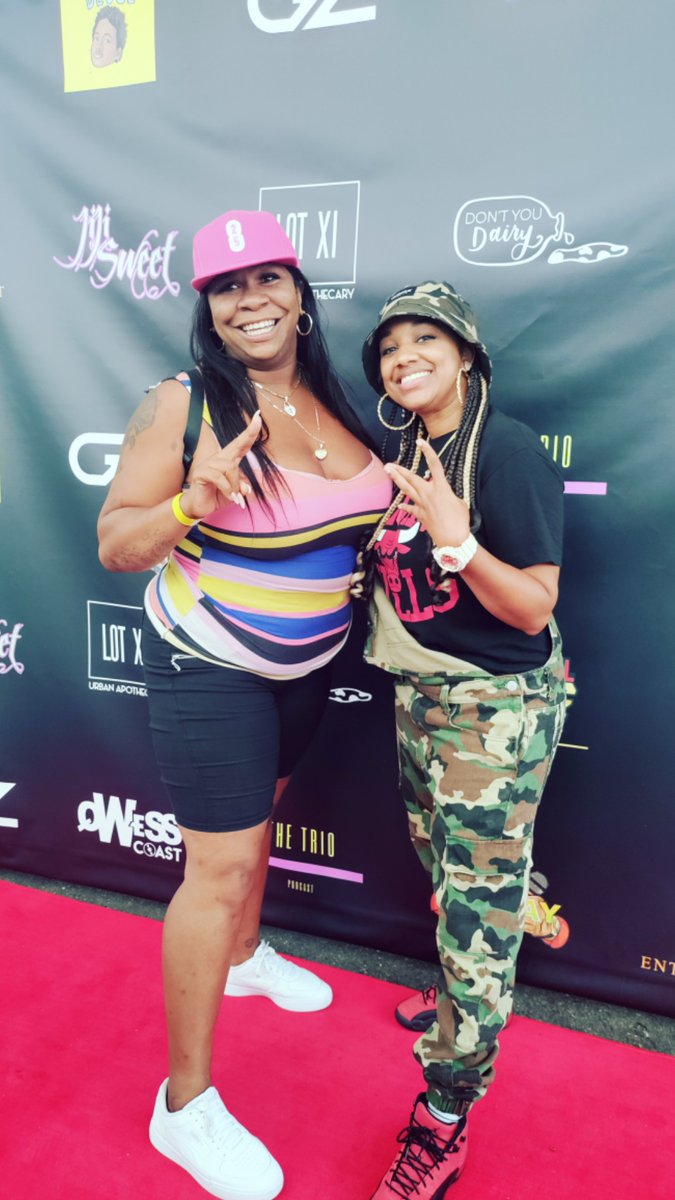 Queentequila2's tweet photo. @Queentequila2 & @TheRealLaBrea
#musicandmedia #redcarpet #onlyfans #summervibes #queentequila #thereallabrea #modelmafia https://t.co/vE0f3uYaPE
