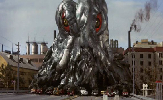 @tenkufuga 舐めないでちょうだい。
東京湾はヘドラ様の棲み家なのよ。
人の分際で泳いじゃダメなの！ 