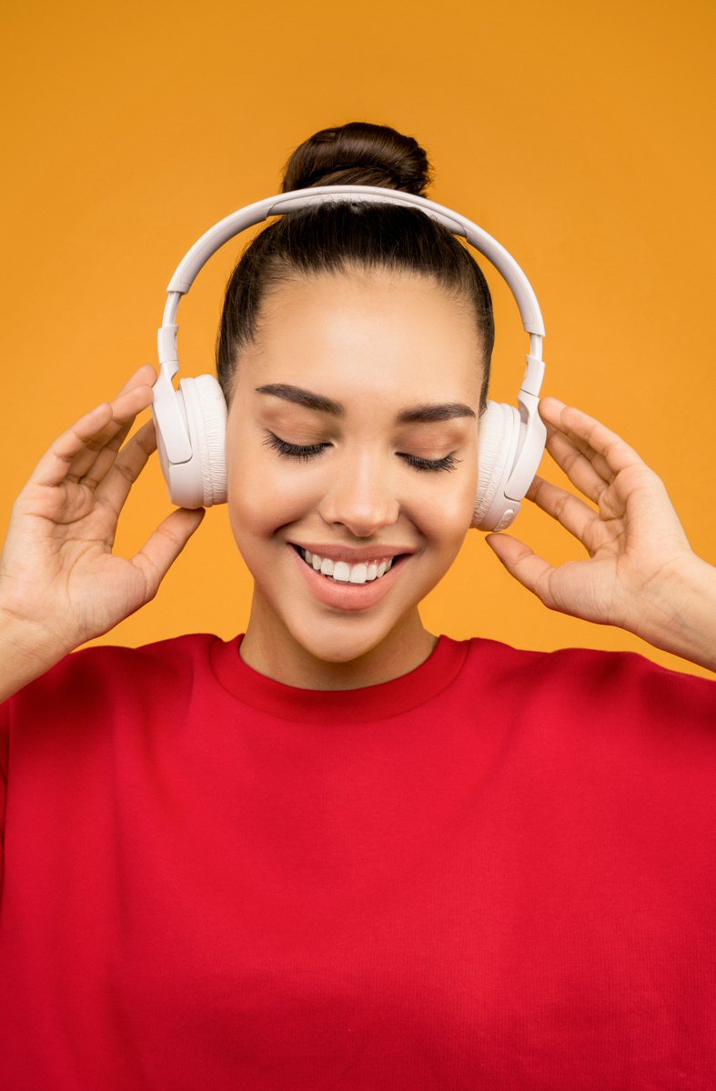 Hitchatentmt's tweet photo. Check out @4iamHitchat ‘Legends’ on these playlists that are sure to boost your midweek mood while you exercise, work or study!

Best Pop &amp; Future Trap Music 2021 - https://t.co/EqkQY34wBE 

Global Sisterhood Playlist - https://t.co/NW1OyGHzHE https://t.co/ftlTP9OtHz