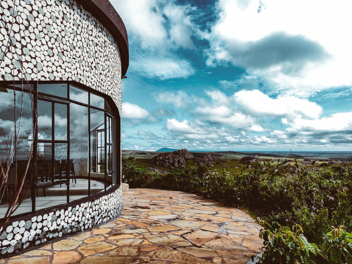 letsDiscoverke's tweet photo. Tucked in Kajiado, Saab Royale Resort is where comfort meets nature. The resort is perfect for romantic getaways 

Photos by @mercymurugi https://t.co/zVEx2E9TwZ