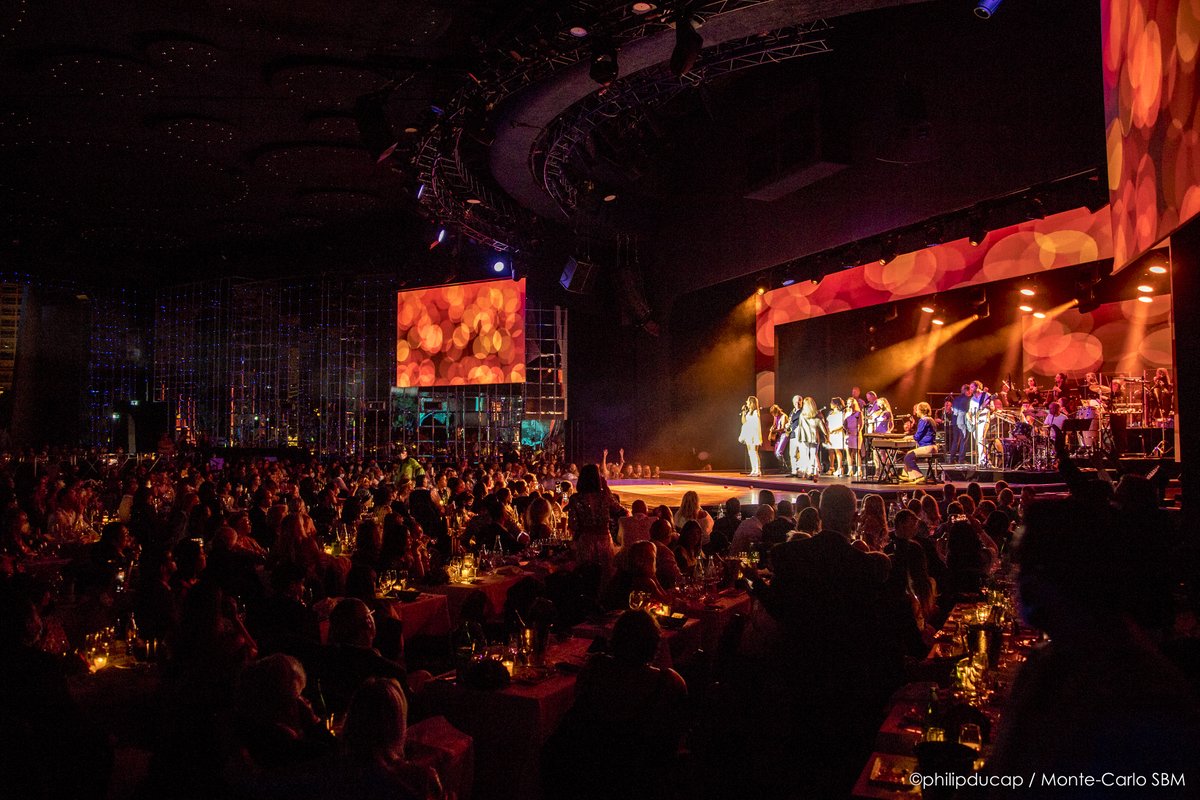 MonteCarloLive's tweet photo. #MCSSF
Mamma Mia ! 
Cette année, le concert donné à l’occasion de la soirée @FightAIDSMonaco mettait à l'honneur The Show - a tribute to ABBA ! 
Retour en images…
© @philipducap / @MonteCarloSBM https://t.co/nRI2tO9j46