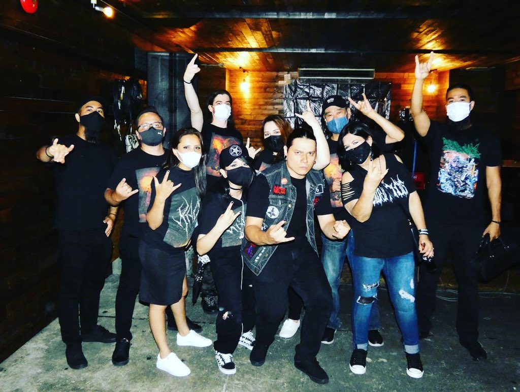 kaosjp_official's tweet photo. Yesterday was the first time in Tokyo!
THANK YOU TOKYO!!!
I had the blast 🤘🏻
.
.
.
#kaosjp #thrashdeath #deaththrash #deathmetal #thrashmetal #koiwa #koiwabushbash #metallife #tokyo https://t.co/VTIIKGGaD7