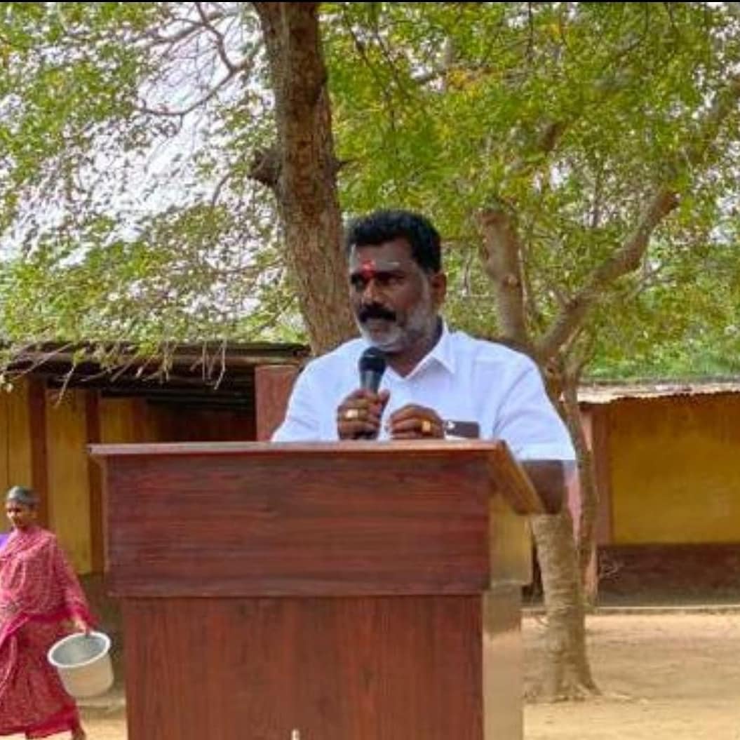 Greenmovement7's tweet photo. *பசுமை இயக்கம்* சிவகங்கை, தேவகோட்டை வட்டம், மினிட்டாங்குடி ஊராட்சியில் பசுமை இயக்கம் சார்பாக மரம் நடவு செய்து வளர்க்கும் பணிக��காக சுமார் 4 ஏக்கர் பரப்பளவில் நிலம் அமைத்துக் கொடுத்துள்ளேன் இப்படிக்கு ஊராட்சி மன்றத் தலைவரும் &amp; தேவகோட்டை ஒன்றிய கூட்டமைப்பு தலைவர் ஆகிய R. பழனிவேல். https://t.co/EXDS5JRcXP