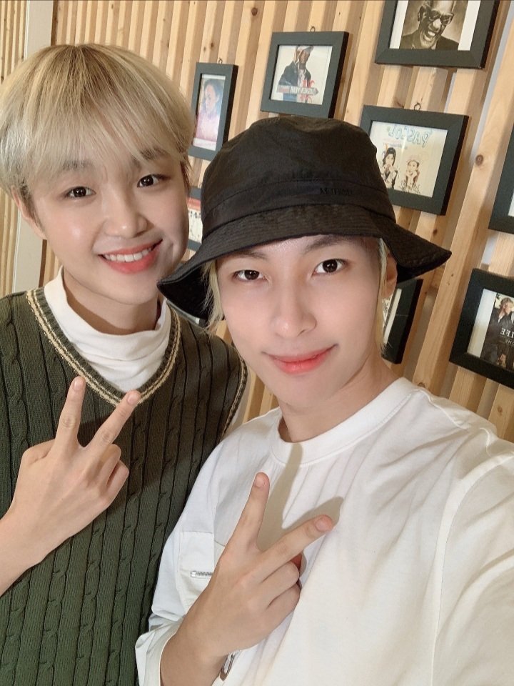 YongSeok_Brasil's tweet photo. Olá, Knight's, já faz muito tempo que não recebemos atualizações do Noah e Yongseok a ponto de ser preocupante. Vamos tentar chamar a atenção da Grace Company para nos dar novidades para que saibamos tudo.
#WeWantCheckmate #NoahInstagram #YongseokInstagram @GraceCompany_ https://t.co/AluHLZKkmX
