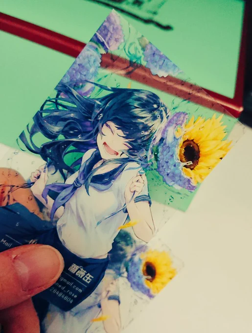クリア名刺届きました〜〜!!
めっちゃ綺麗だし可愛すぎんか…😭✨ 