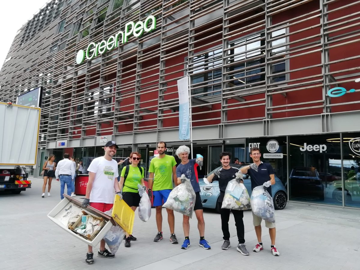 🟢 Many thanks to #GreenPea and @erica_ambiente, that last Thursday organized 2⃣ plogging actions in Turin! 🏃 Kids learnt more about #littering prevention and also plogged #together, cleaning up their city! 👧🧒 Now it's your time! Let's start and #letscleanupEU!