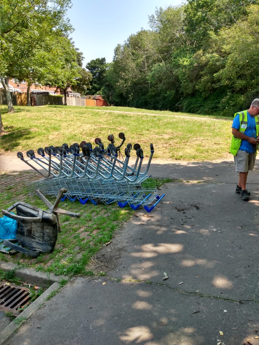 Our group collected and removed 45 Tesco abandoned trolleys from the streets and woodland around the store. Collected by Trolleywise, Tesco now get charged to get them back, madness?  Cheaper than sending staff out to collect them? #lockthetrolleys <a href="/HastingsObs/">Hastings Observer</a> <a href="/1066Tweets/">1066 Tweets</a>