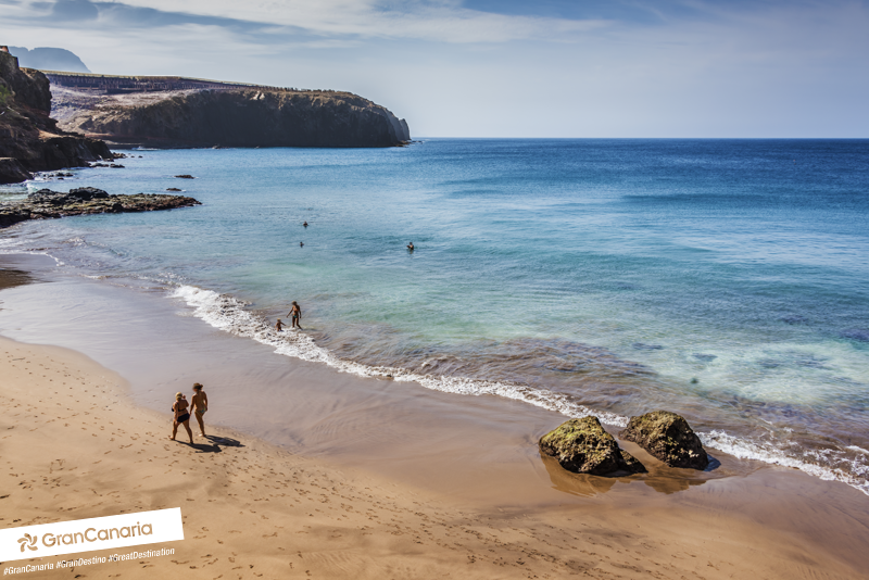 turismogc's tweet photo. La costa del norte de la isla esconde lugares tan bonitos y curiosos como la playa de Sardina del Norte. ¡Descúbrela! #GranCanaria #MuchoPorVivir https://t.co/ESohCQbaGx https://t.co/YChwcD8o0u