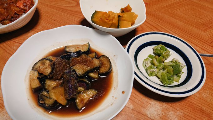 今日の夕飯はカボチャの煮付けとナスの煮浸しとオクラ!
うん、良い感じにできた! 