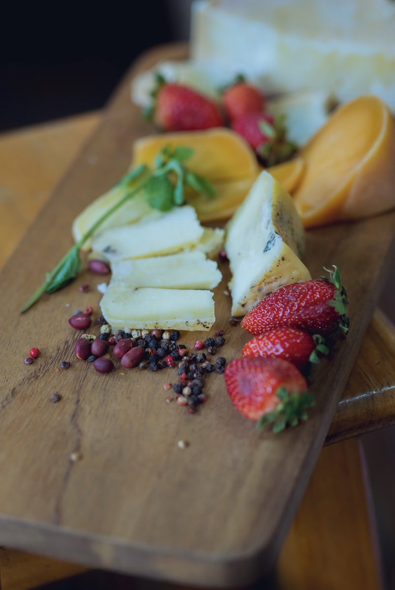 GoodGlassUg's tweet photo. Happy new week #GoodGlassers!

What are some must haves on your charcuterie boards? The strawberry and cheese combo really works for us. https://t.co/baXCBc7AQz