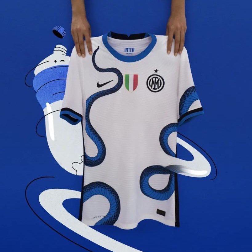 ActuFoot_'s tweet photo. Si vous deviez donner une note de 0 à 10 aux nouveaux maillots de l’Inter ? 🤔⚫️🔵 https://t.co/cdLYf4iqHf
