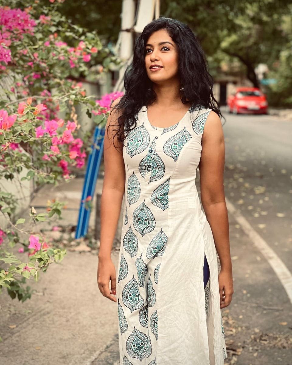 Berry93Sha's tweet photo. Elegant @RHaripriyan 🤩 Latest Still

#Roshni #RoshniHaripriyan #BharathiKannama https://t.co/pWUvYysyHC