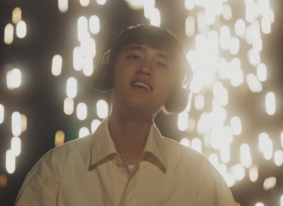 oshrchive's tweet photo. do you ever look at someone and wonder how can they be so beautiful?

#Empathy_ByDO #디오_1st_solo_ROSE https://t.co/J3Abmqt9KQ