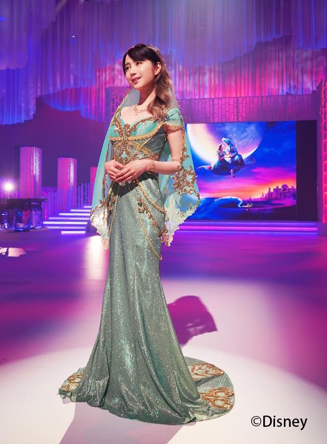 So excited to perform as Jasmine & Elsa! ジャスミンを表現させて