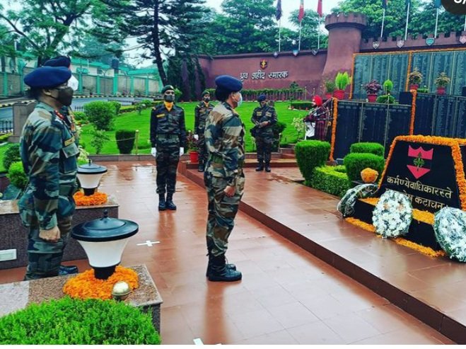 SaddalTanvi's tweet photo. 22 years back 527 bravehearts laid down their lives during "Operation Vijay" 
We must always remember the greatest sacrifice they made for the nation.
Jai Hind
@HQ_DG_NCC @DteJKL 
#2JKGBn
#KargilVijayDiwas2021 https://t.co/cMNsXmlc9R