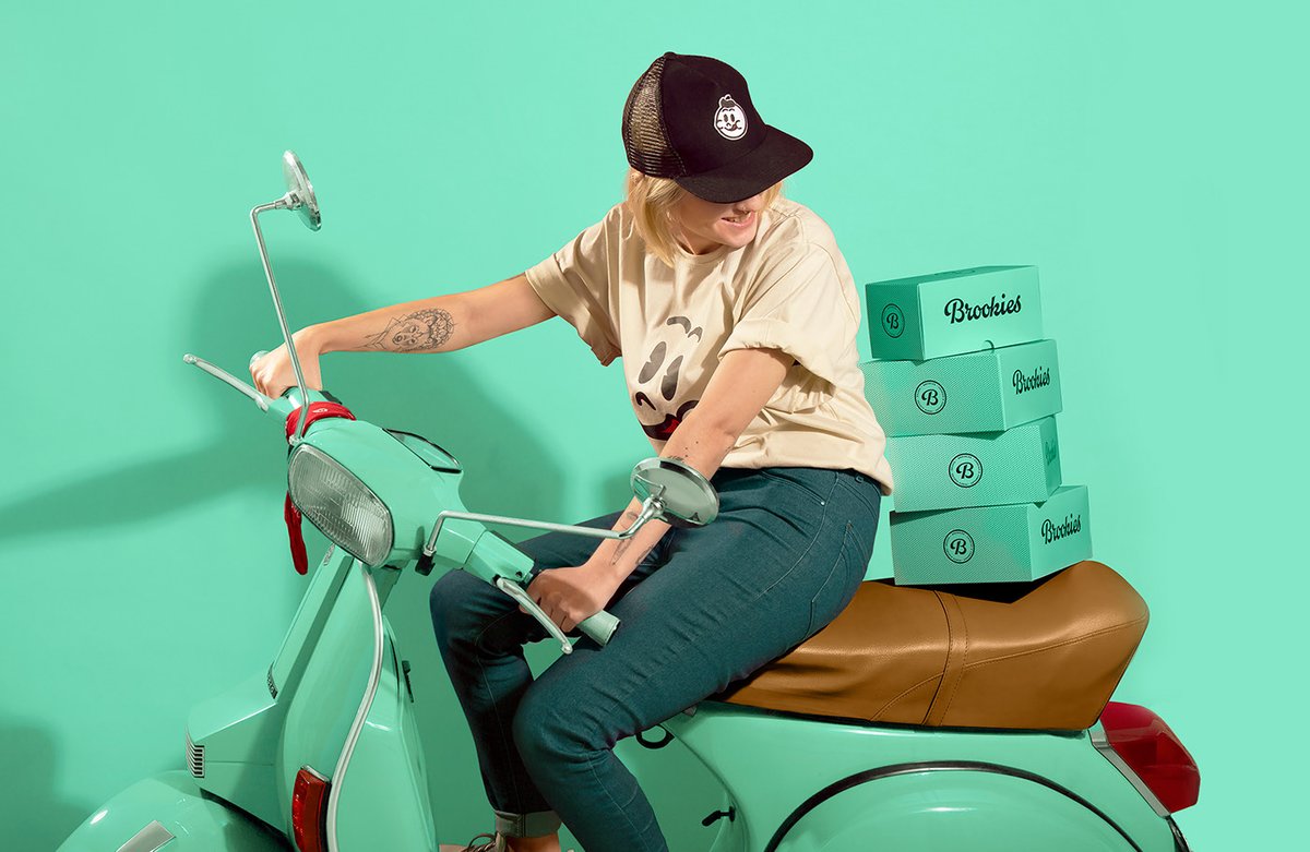 GoCustomBoxes's tweet image. Packaging provides exclusive representation to products and brands in a competitive market. Your #bakerybox should be well printed with the logo and the brand name that delivers the statement. 

Our Food Packaging Services Fulfill the Standard Of Your Product. 🥰

#foodpackaging