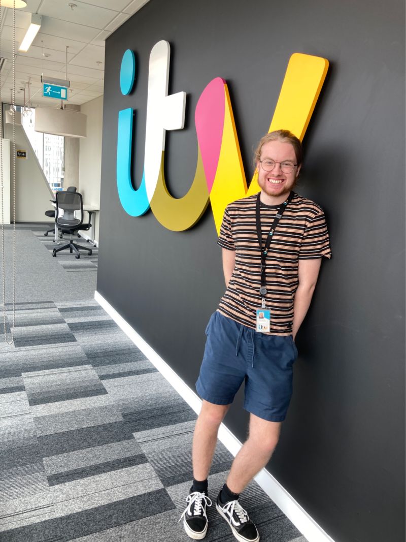 SharpFutures's tweet image. Brilliant to see one of our #FastTrackFund course graduates Danny Armstrong enjoying the work placement we arranged for him @ITV @MediaCityUK, developing his skills &amp;amp; CV at one of the UK&apos;s largest broadcasters 📺

Read more: linkedin.com/posts/danny-ar…