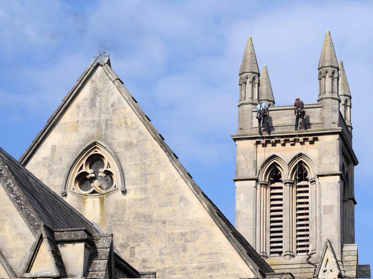 Work continues on @StJohnsChTA6 Church Tower this week with masons repairing the joints between the stonework... off ropes.
Thanks @AllchurchesT  @NatChurchTrust @wolfsonfdn @HistoricEngland @NatChurchTrust @HE_SouthWest @TNLComFund 
@BathWells @BathwellsCBA