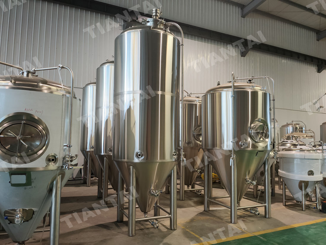 Derrick on Twitter "25HL fermentation tank, top manway, glycol