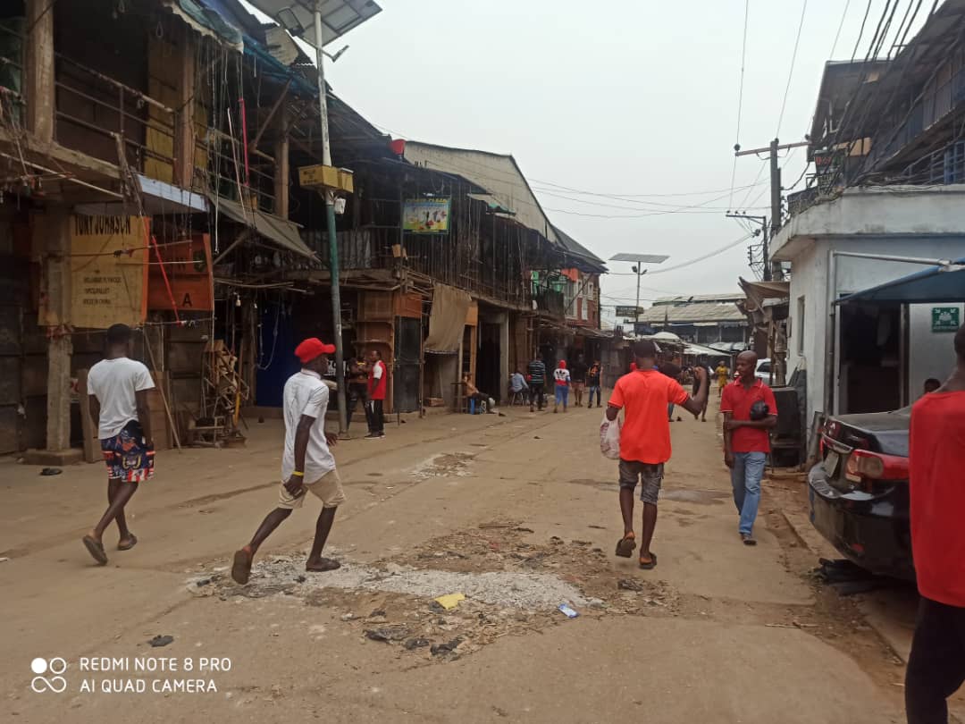 The support is massive shutdown everywhere Main Market Onitsha on a Lockdown in solidarity with Mazi Nnamdi Kanu #SupportBiafraReferendum #IStandWithNnamdiKanu #FreeBiafra