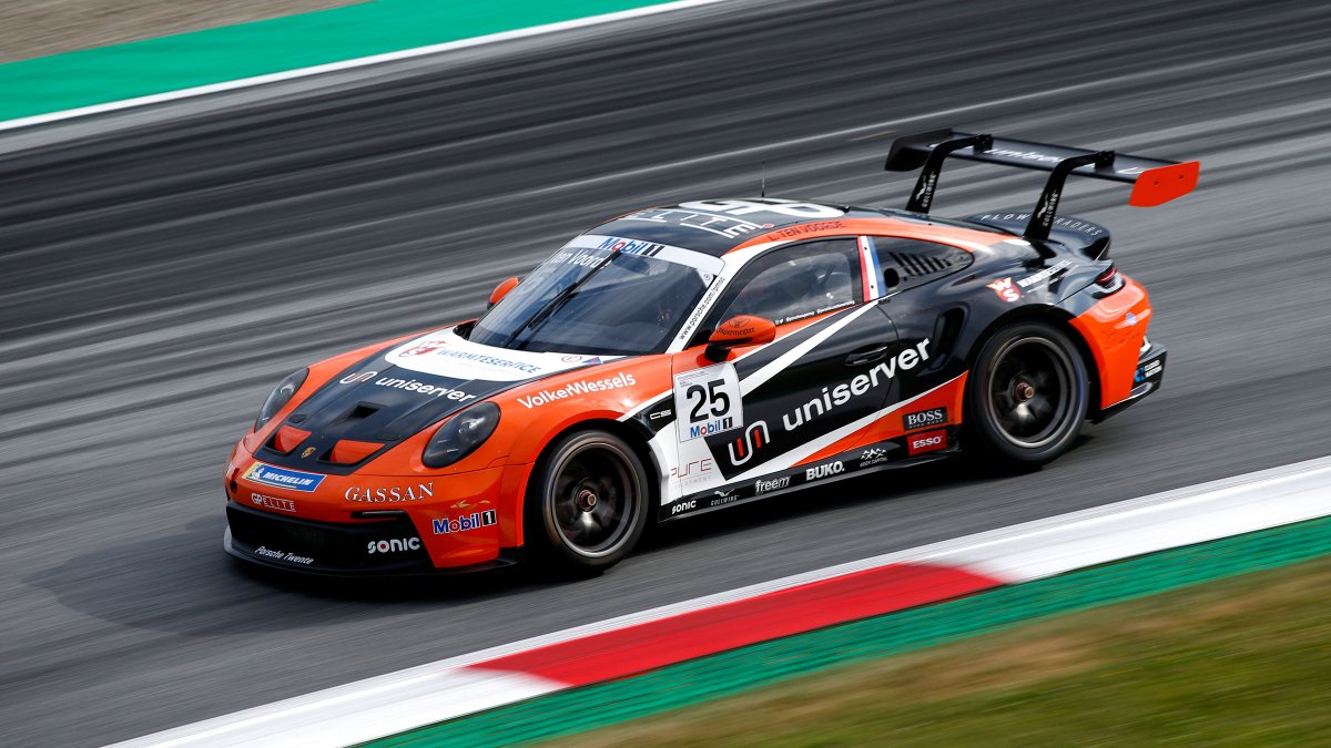 PorscheSupercup's tweet photo. #PorscheMobil1Supercup – It’s race week in #Porsche #Supercup. @larrytenvoorde (#911GT3Cup No. 25) heads to #Budapest as overall leader. Hot on his heels: @jaxonevans_ (20), Rookies  leader @DorBoccolacci (19) and #LeonKöhler (28). @HungaroringF1 event kicks off on Friday https://t.co/apCoHWPYLj