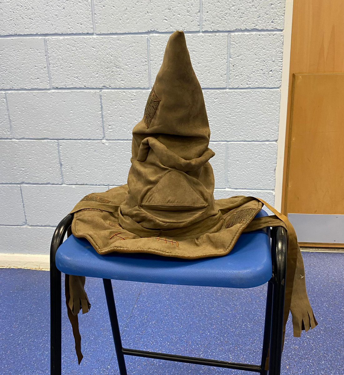 Brookfield_PLF's tweet photo. For one week only Brookfield has been transformed into a magical, wizarding world- we will be playing quidditch, enjoying potions class and winning chocolate frogs. No muggles allowed https://t.co/fHTG1J7UtA