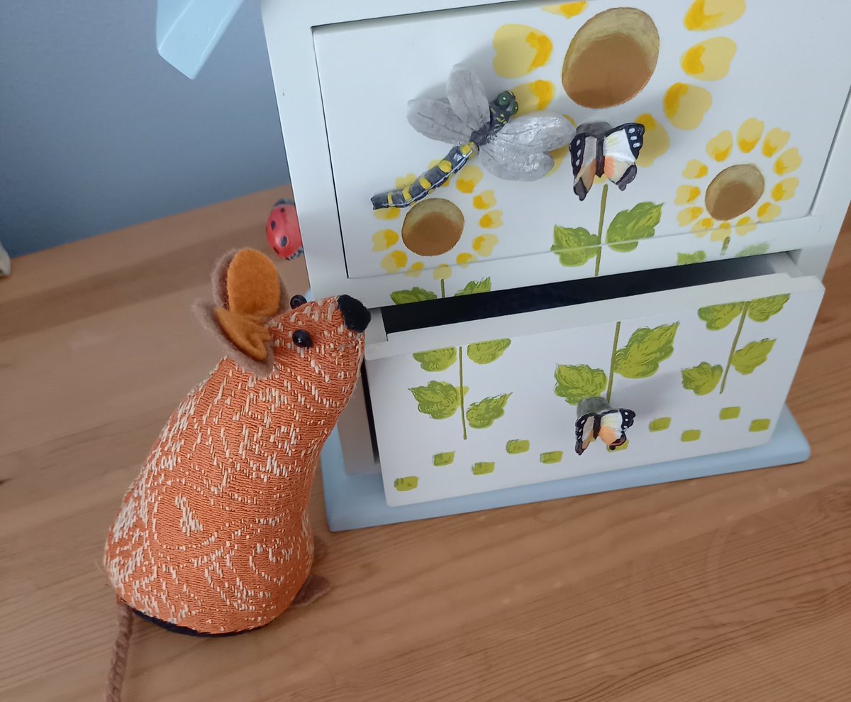 Queek53950616's tweet photo. I am going to do a special edition of 'what's in my secret drawer'. Can you guess what it is? #secretdrawer https://t.co/xtE6onHc8h