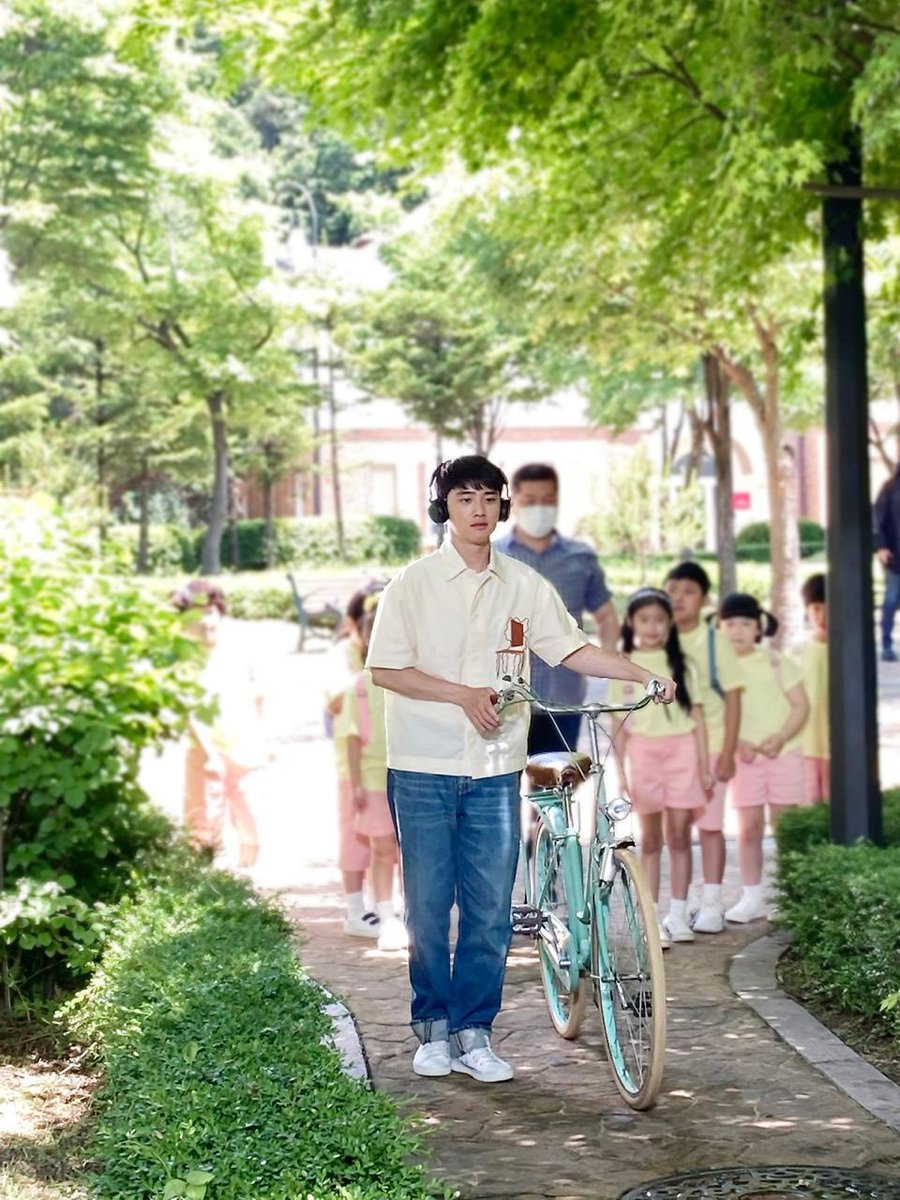 #EXO 
#Empathy_ByDO
#DO_RoseMVOutNow
#디오_1st_solo_ROSE
<a href="/weareoneEXO/">EXO</a>