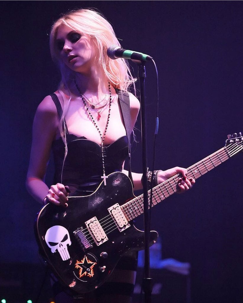 Happy birthday taylor momsen <3 i love you 