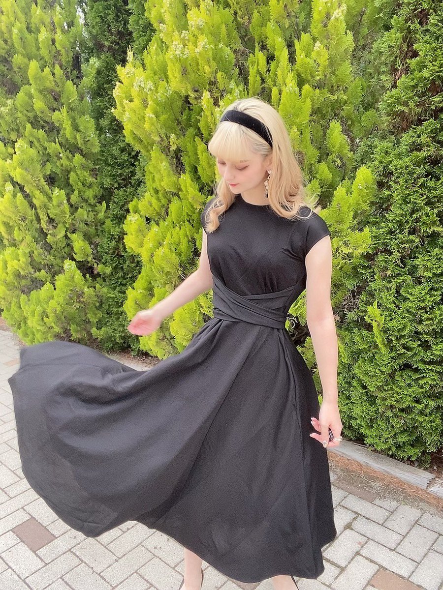 ট ইট র Pinup Closet Delisaさん Delisafeerie にリボンテールワンピースのブラック Sサイズをご着用いただきました リボンの結び方でアレンジを楽しめるワンピースです フルサークルスカートなのでポケットに物を入れても響きにくく 優雅な印象に ট ইট র Pinup Closet Delisaさん Delisafeerie にリボンテールワンピースのブラック Sサイズをご着用いただきました リボンの結び方でアレンジを楽しめるワンピースです フルサークルスカートなのでポケットに物を入れても響きにくく 優雅な印象に