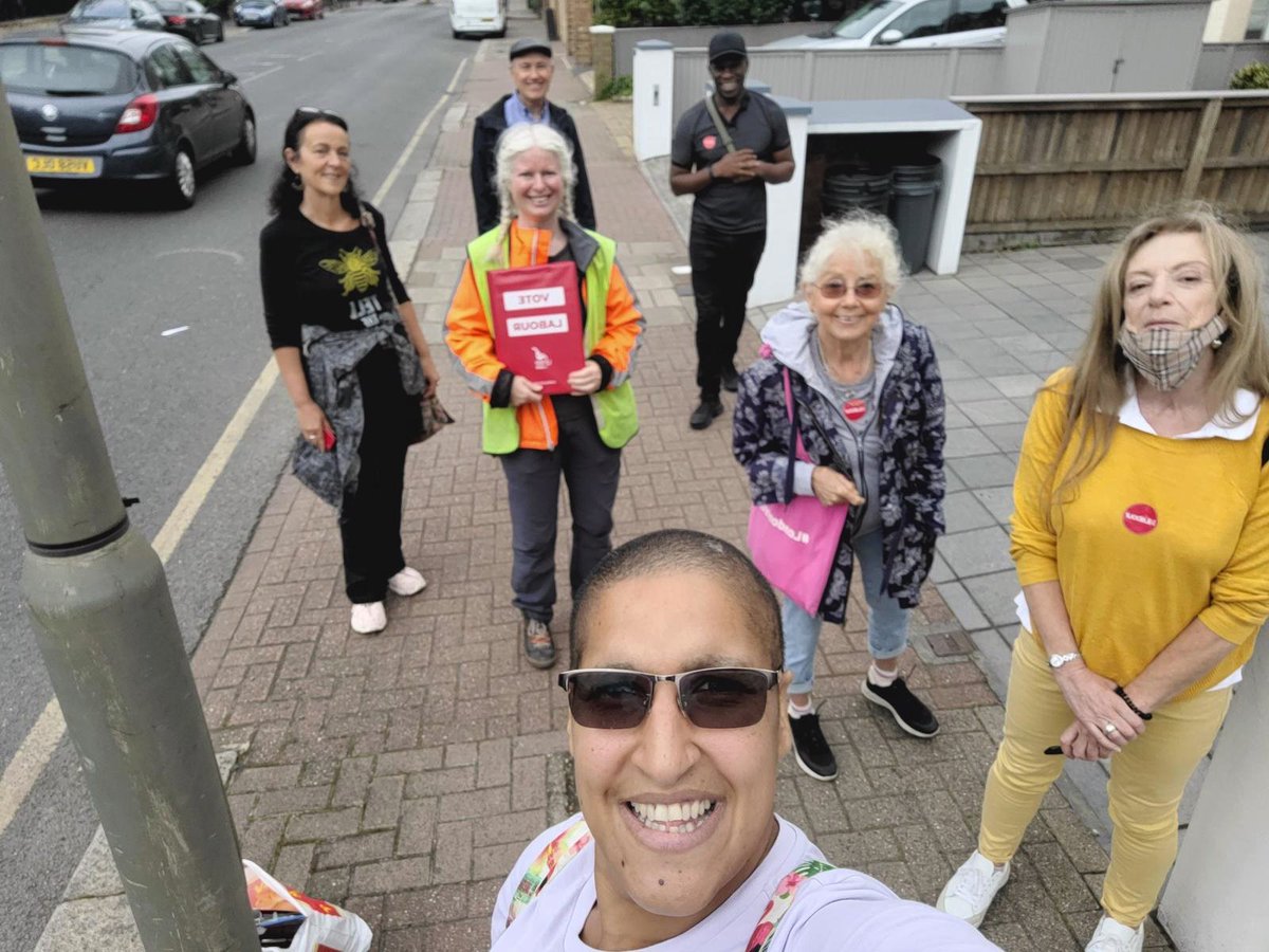 Our wonderful Wandle weekend warriors! Great to chat to local residents about how we can help them - picked up a lot of casework and ways to change Wandsworth for the better!