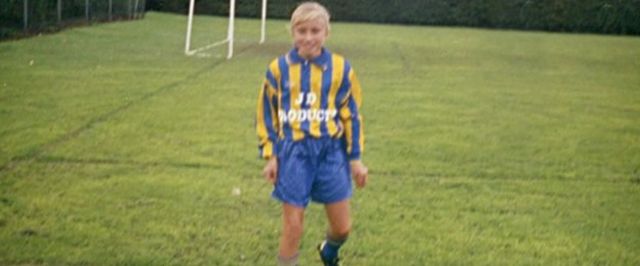 EnglandFootball's tweet photo. Steph Houghton started playing football, like most of the @lionesses when she was at primary school. ⚽️

She's since captained club, country and Great Britain 🙌

📸 1: @stephhoughton2 https://t.co/g9vqq6rqSD