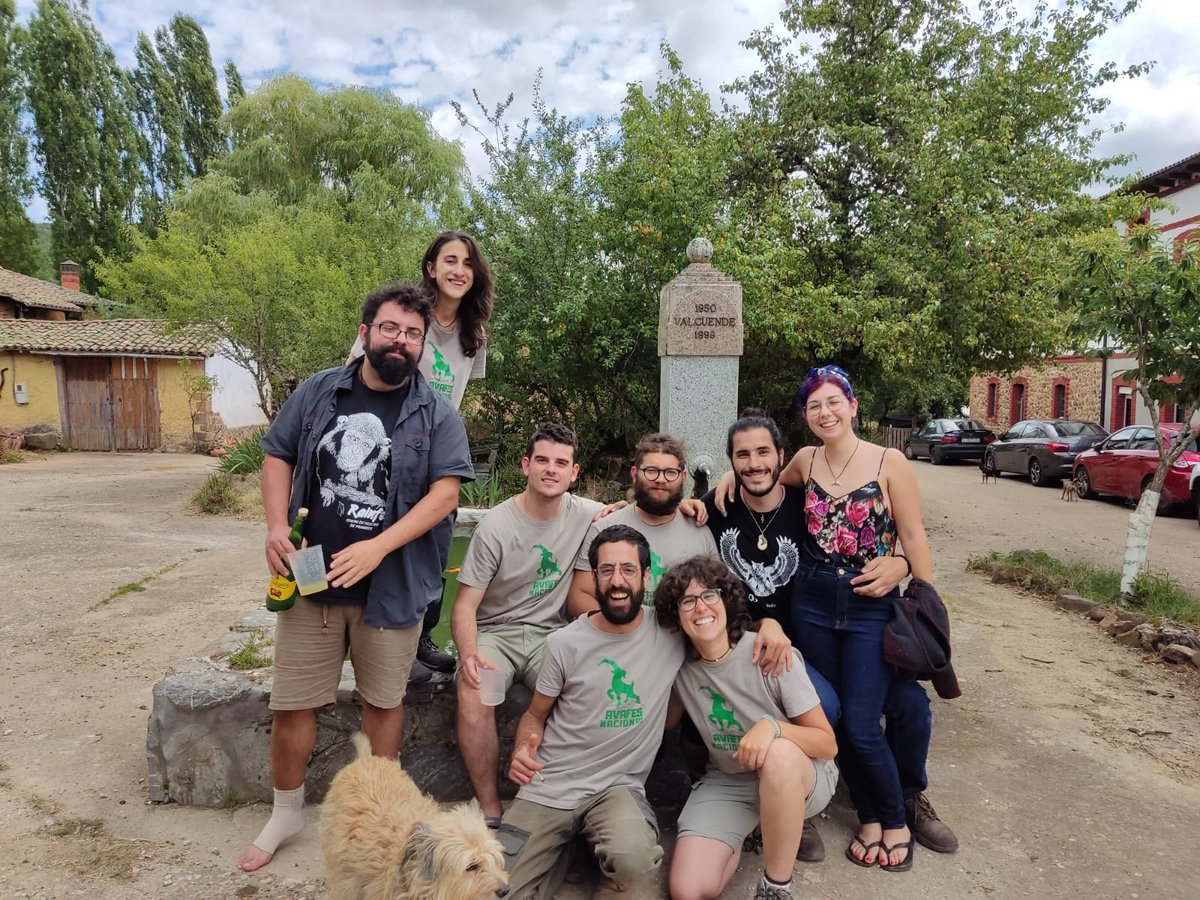AvafesN's tweet photo. Gran fin de semana de trabajo con la junta de @AvafesN. Preparando con mucha ilusión el curso 2021-2022. Muchas gracias al pueblo de Valcuende por su fantástica acogida. https://t.co/zzmsYbDxuz