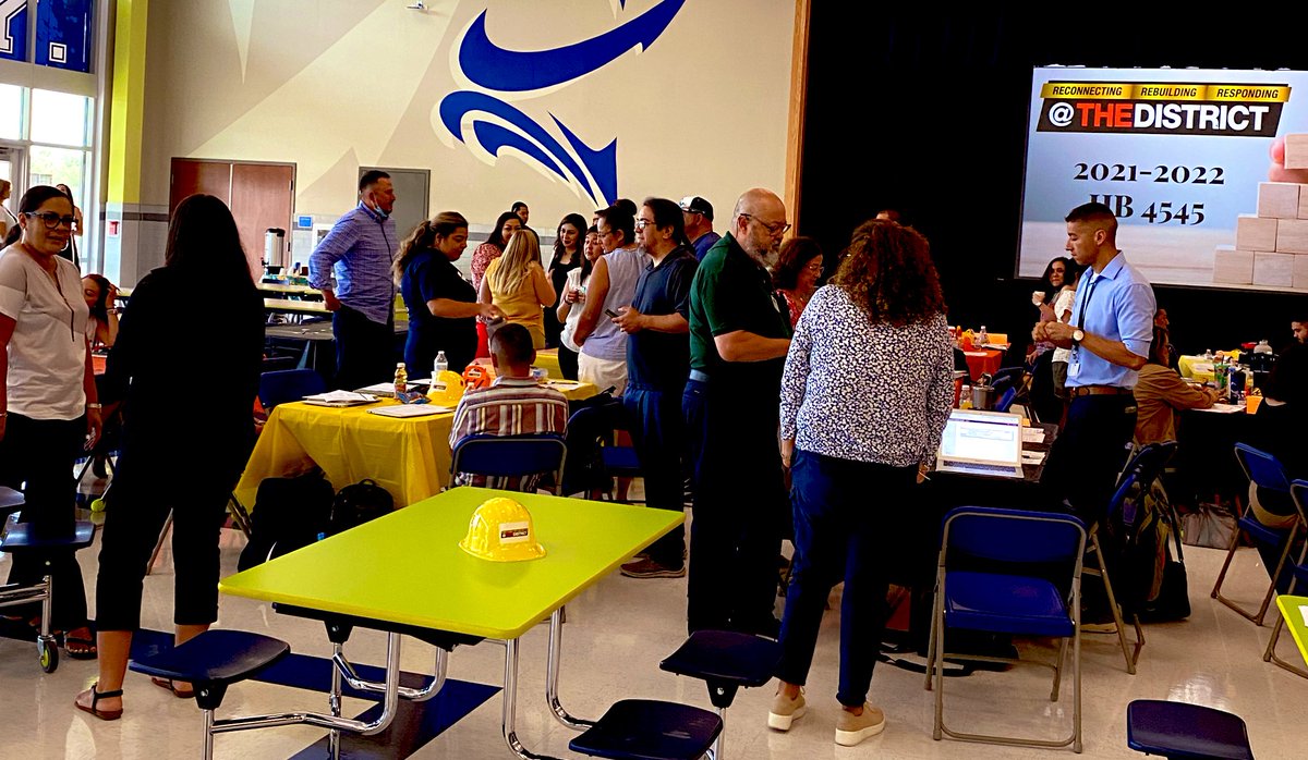 catherinedoc12's tweet image. Sharing and discussion HB4545 at Del Valle MS. Doing whatever it takes to reach our students. #InterventionForAll #Growth #LeadershipMatters @AmyAlarcon23 @YsletaISD @BrendaChR1