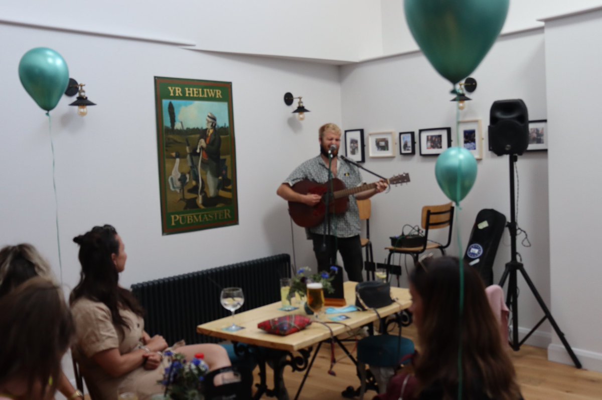yrheliwrnefyn's tweet photo. AGORIAD SWYDDOGOL YR HELIWR✨

YR HELIWR’S OFFICIAL OPENING✨ https://t.co/3xTMoXEYj4