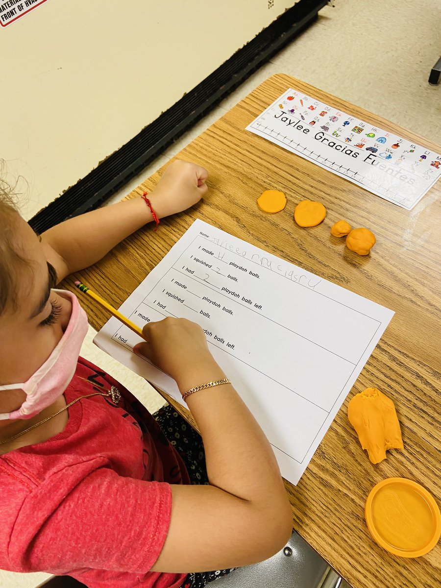 MsDoshisClass's tweet photo. We played squish during math today! https://t.co/AJNXi66f8F