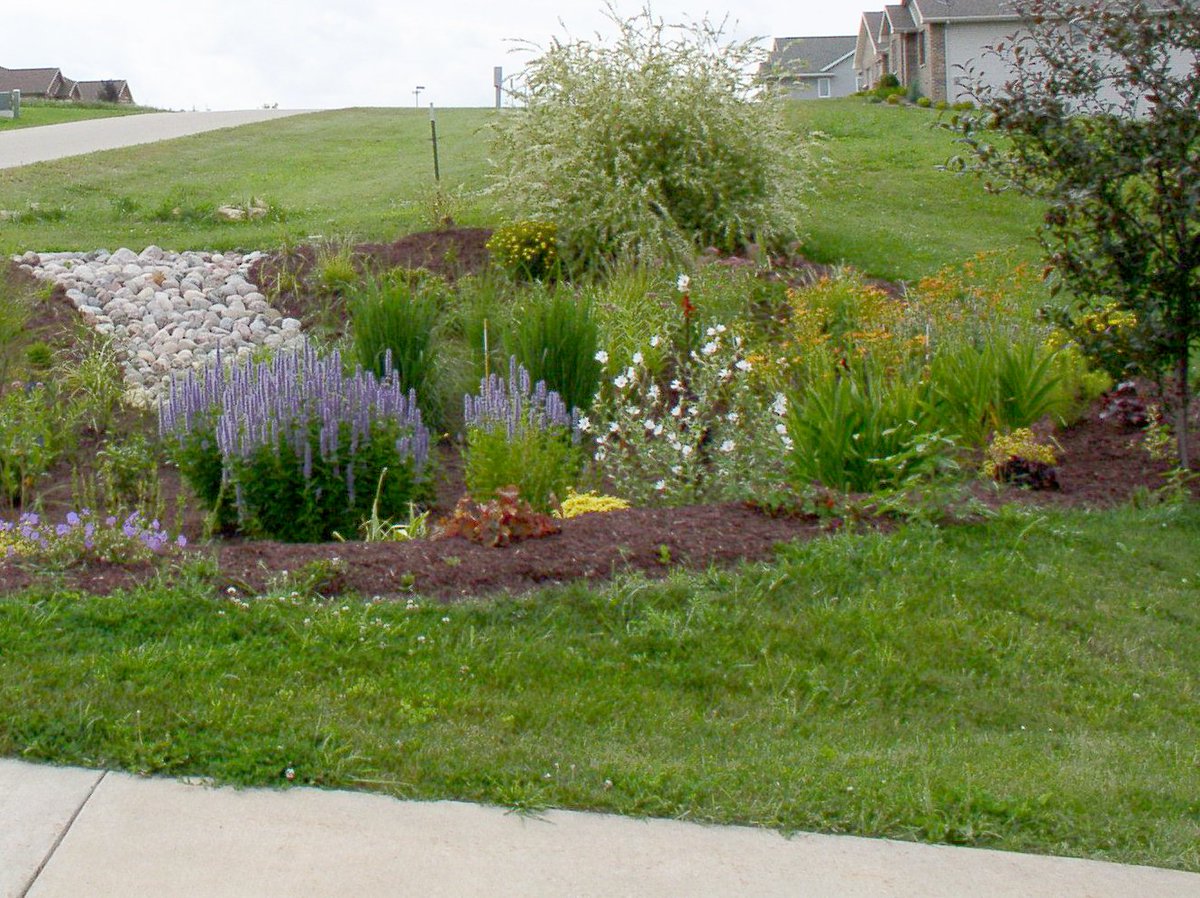 beebranchdbq's tweet photo. The City has a Stormwater BMP Material Assistance Program to assist residents with rain gardens, bio-retention swales, and permeable paving systems. Assistance is for materials only. Up to $1,000 or 50% of the project cost. Learn more at https://t.co/ERdknmI9Wf https://t.co/UxmnyOhw5D