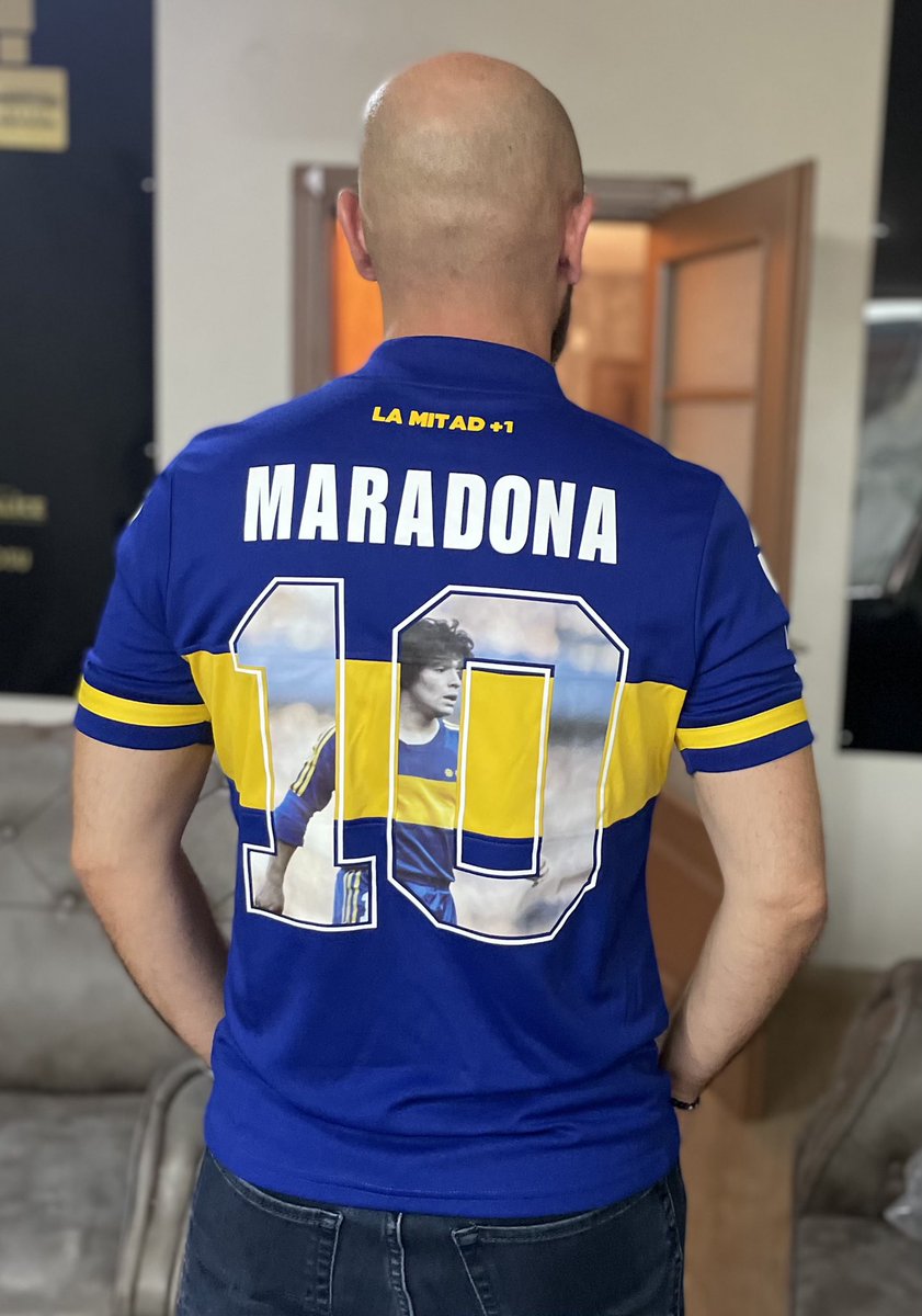 karamustafahmet's tweet image. #Efsanelerölmez #RIPDiego