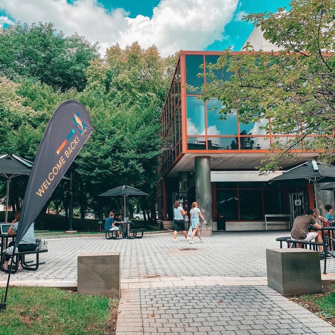 Beautiful day on campus ☀️🌳🩺 #CityAve #pcomlife 📸: @PCOMeducation