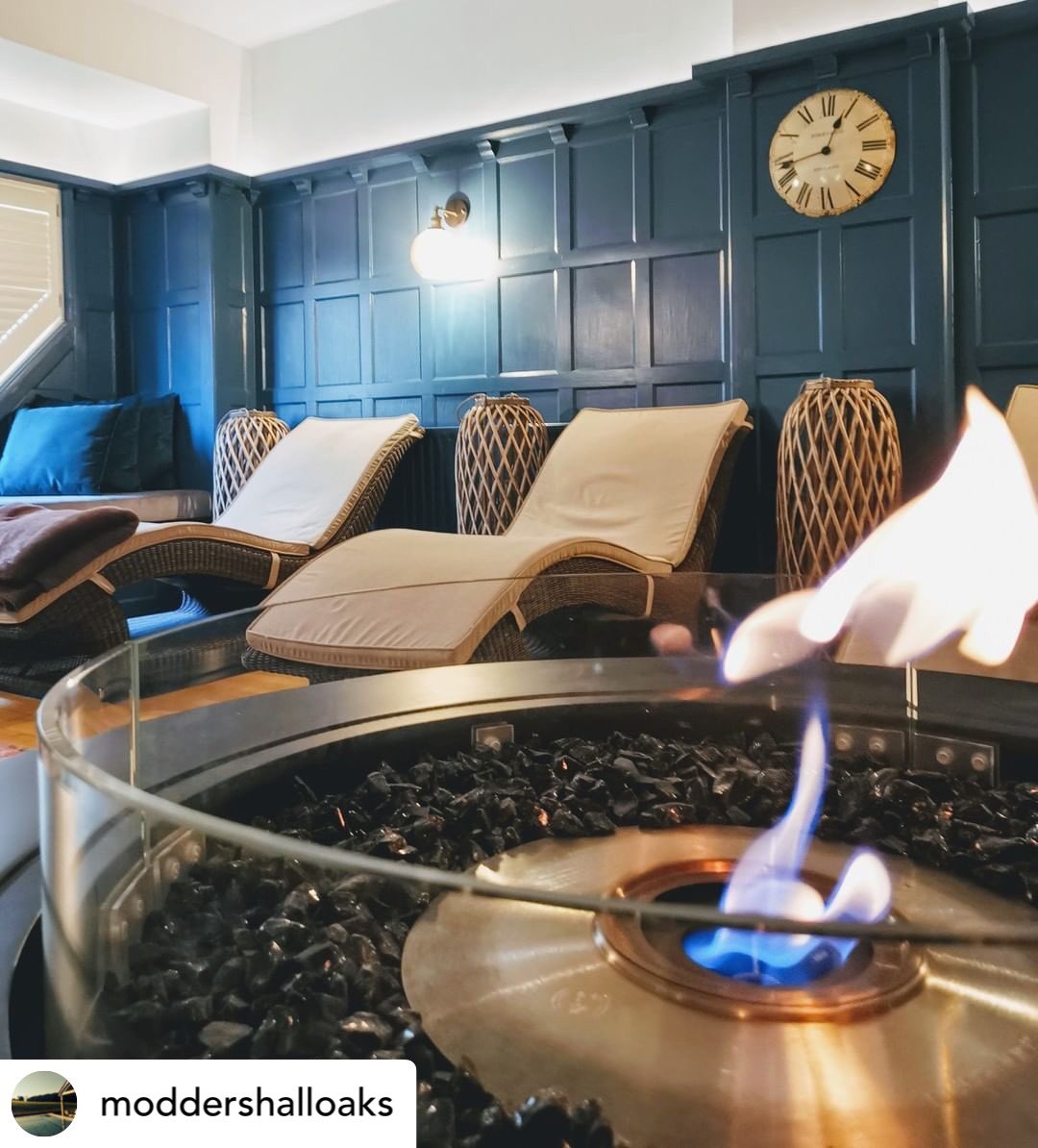 spaprcompany's tweet image. #mondaymood Wish we were there @ModdershallOaks 💭
After the first Monday since #freedomday , we could all do with a bit of extra relaxation for the week ahead, and the best place for it is Moddershall Oaks snooze lounge 💤
#spapr #moddershalloaks #sleeplounge