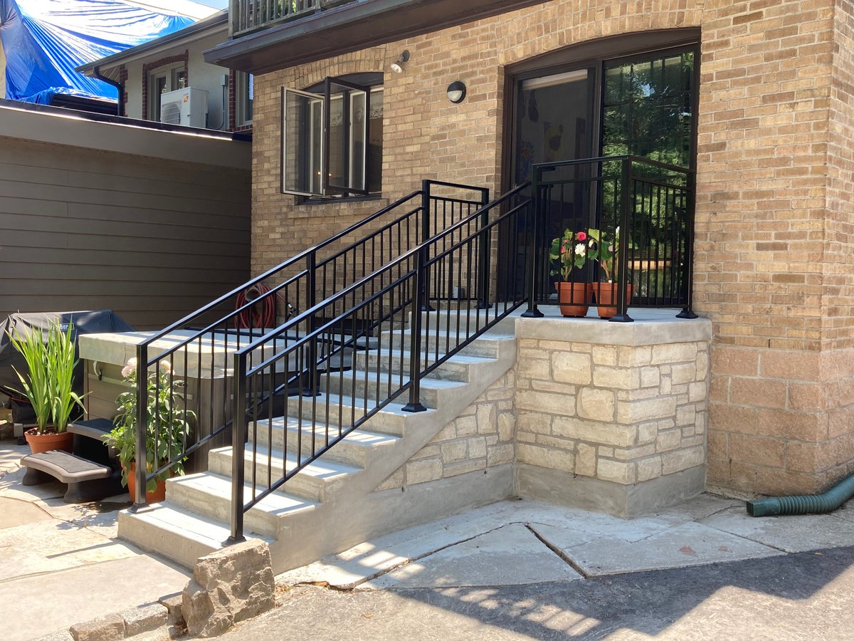 3PigsMasonry's tweet photo. Three Little Pigs Masonry installs all types of concrete. This client wanted to replace their old wooden steps with structurally sound steps enhanced with stone work. They also asked us to install a proper concrete pad for their new hot tub.🐷🐽🐖Call us today or visit us online. https://t.co/Vr3krjgSjX