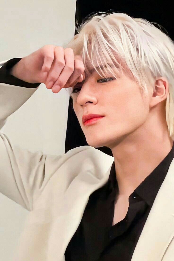 sunflowaa_'s tweet image. Mafia &amp;amp; Desa

"Saat anak dari mafia terpaksa pindah dan tinggal di desa. "

•&amp;gt;&amp;gt;LJN AU. 
©sunflowaa_