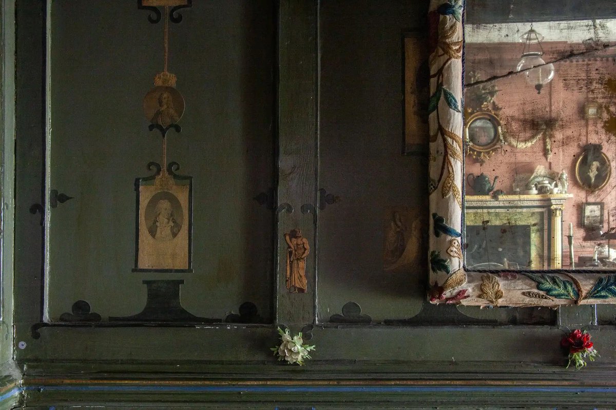 Interesting piece taking a look at the work that’s gone into restoring and reimagining Dennis Severs' 18th Century house in Spitalfields, east London, here: bbc.in/3l2xijn #Spitalfields #London #Museum #HistoricHouse <a href="/BSECS/">18th Century Studies</a>