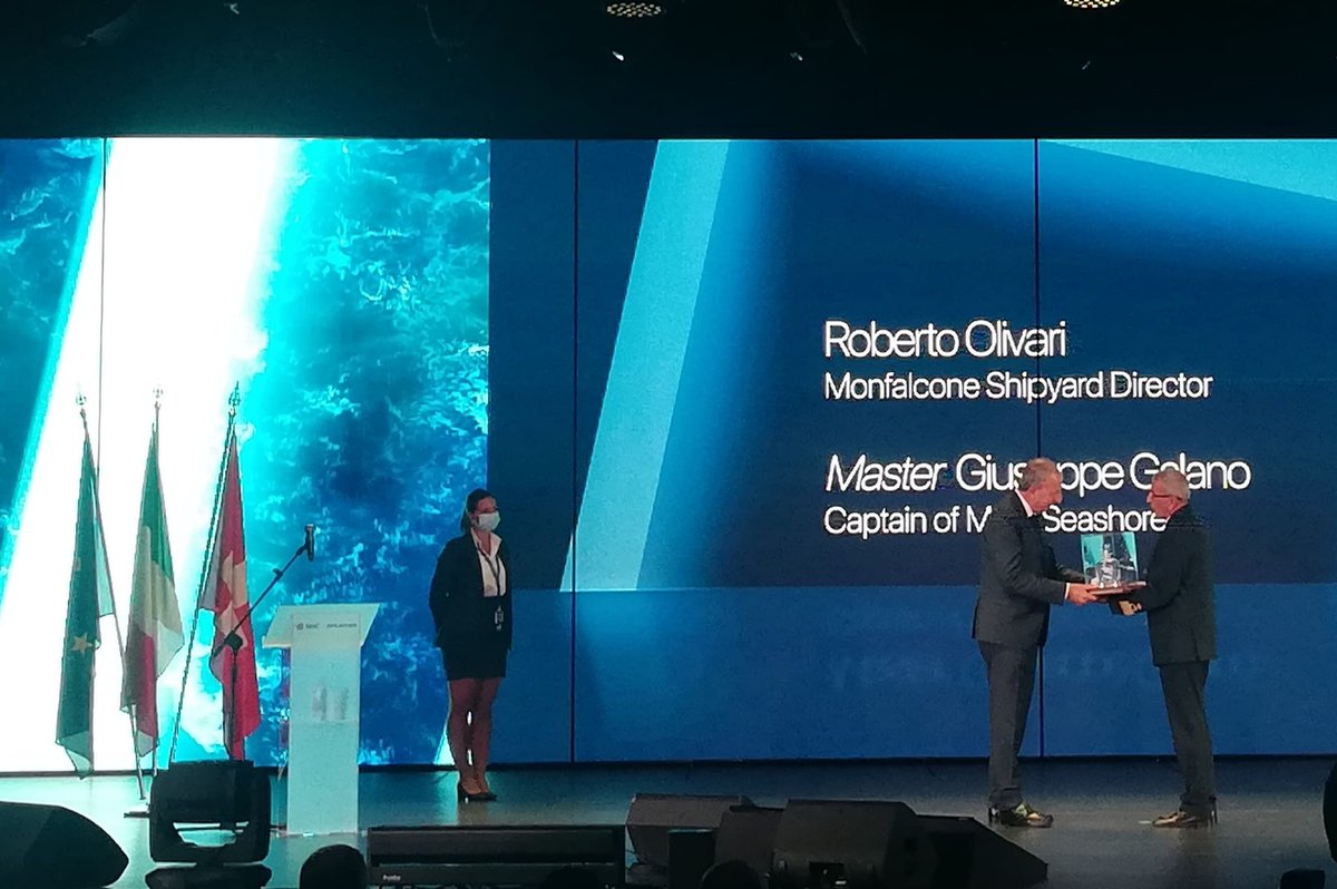 Als Hommage an eine jahrhundertealte maritime Tradition erhalten wir nun von <a href="/fincantieri/">Fincantieri</a> die Ampulle gefüllt mit dem Wasser des Aufschwimmens.

#MSCSeashore #OneWithTheSea