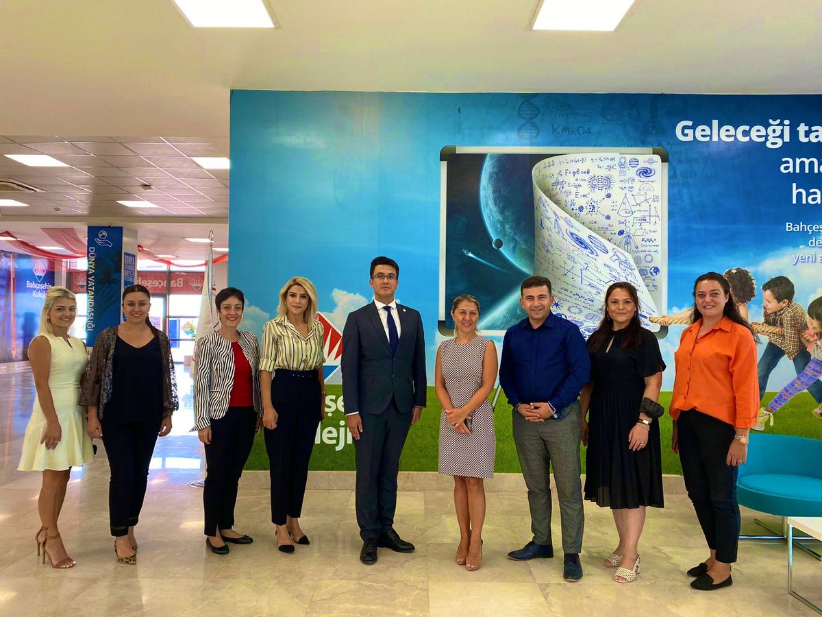 Bahçeşehir Koleji Genel Müdürümüz Sn.Özlem Dağ’a kampüsümüze yapmış olduğu nazik ziyaretten dolayı teşekkür ederiz🌸
#heranımdabahçeşehir❤️💙