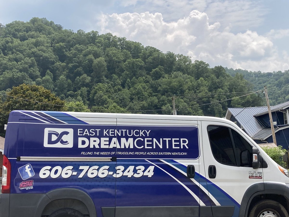 StandWPurpose's tweet photo. From Utah to Kentucky @SCOREINTL1 partners with @dreamcitychurch and the #DreamCenter locations to minister with and serve the communities through the local churches. #DreamCityColoradoCity #CommunityGrace #ConnectionChurch #ElkHornCityBaptist #HarlanBaptist #YOUready #LetsGO https://t.co/hTEqvySf43
