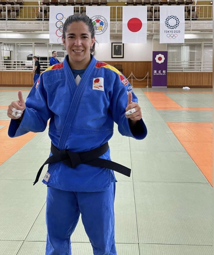 COPEMERIDA's tweet photo. 🥋 Hoy todos atentos a nuestra paisana, Cristina Cabaña. 

Saltará al tatami a partir de las 11.00 hora local (Tokio), las 4.00 en su Mérida natal. Y tras mucho luchar por este premio, no se conforma solo con estar allí. 

💪🏼 Vamos, Cristina!!! https://t.co/2nCaYixRlW
