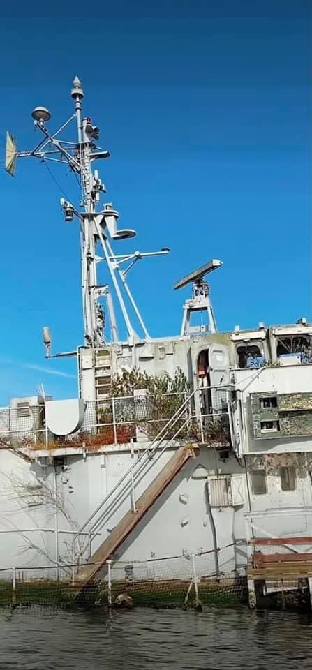 sebh1981's tweet photo. Latest pics of HMS Bronington! I’m involved with a group of wonderful people that are trying (and has been for last 5+ years) to save her. 

It’s a complex situation with lots of politics involved sadly. 🇬🇧⚓️

Photos; @deevanbol 
cc @Streetgang42 https://t.co/BOD2M24sZI