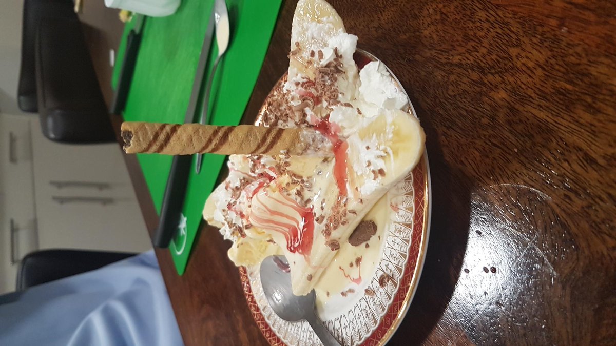 Northern_HC's tweet photo. In the extra warm weather last week Milnshaw House kept cool with homemade banana splits. Vicky, Service Manager comments: "Staff and residents enjoyed the social time as well as the tasty treats!" Find out more about Milnshaw House: https://t.co/ixtPAll6Xy https://t.co/i6iKMlZa8Y