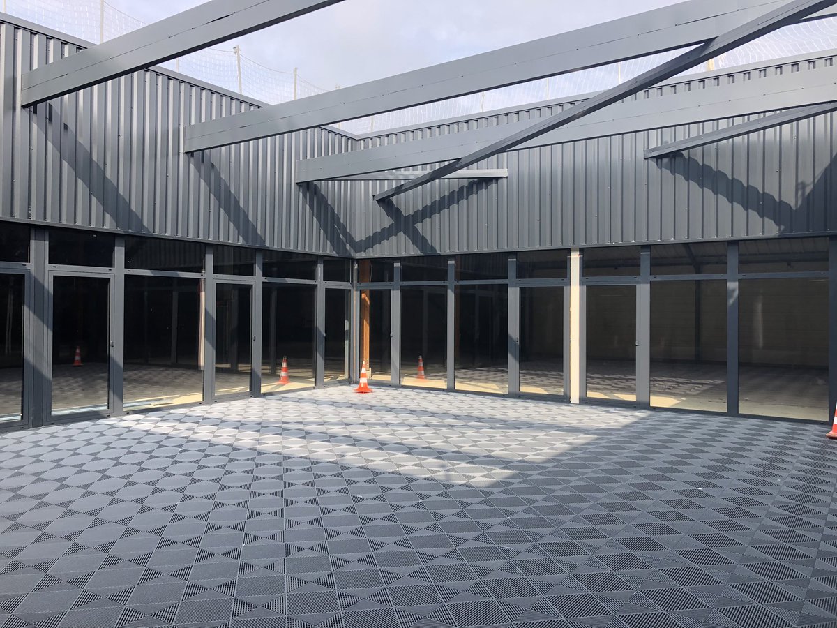 Marc_Millet_14's tweet photo. Visite de fin de chantier et remise des clés pour nos futurs locaux de la Mission Locale sur Falaise. Une nouvelle page va bientôt s’ouvrir avec un accueil et des services optimisés. #ml3c #proximité https://t.co/18cbnUArko